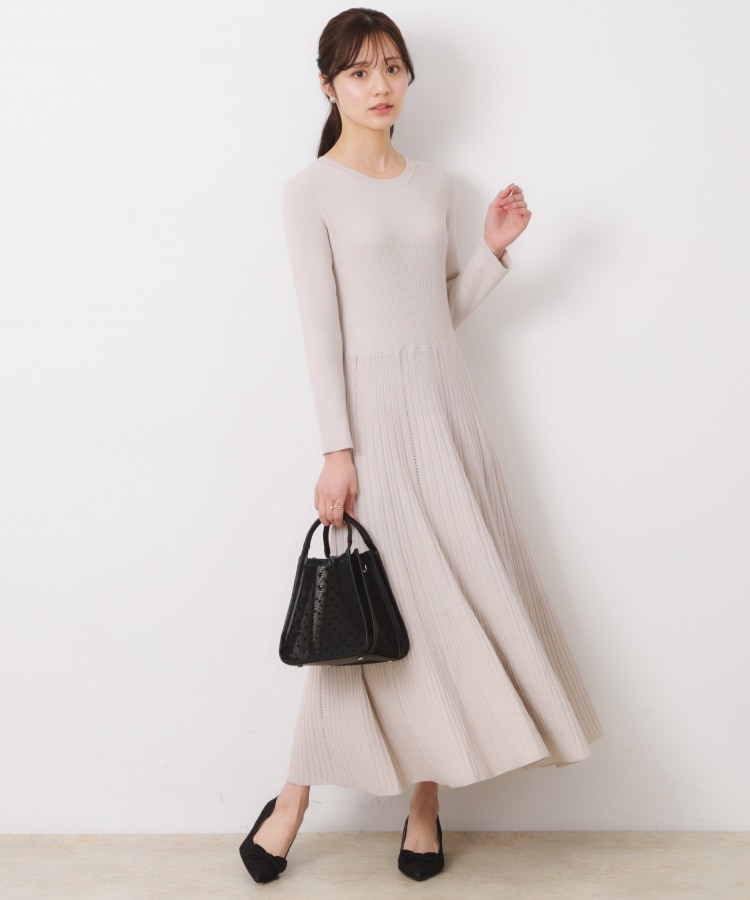 クチュールブローチ(Couture Brooch)の【上品な落ち感・美シルエット】アイレットリブデザインニットワンピース6