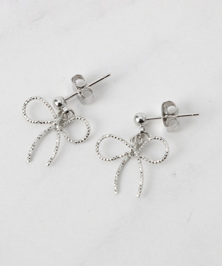 クチュールブローチ(Couture Brooch)のリボンモチーフピアス シルバー(006)