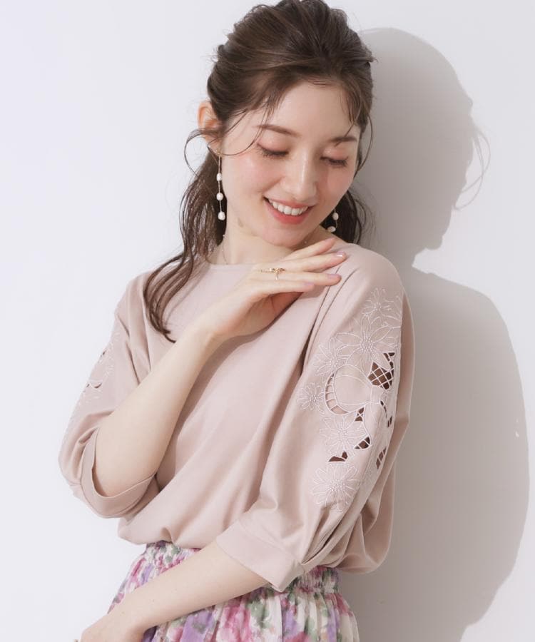 クチュールブローチ(Couture Brooch)の【接触冷感・洗える・UV機能付き・二の腕カバー】デイジー＆リボン エンブロドルマントップス26