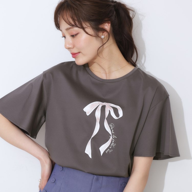 クチュールブローチ(Couture Brooch)の【マシンウォッシャブル・接触冷感・UV機能】60リボンロゴプリント フレアーT Ｔシャツ