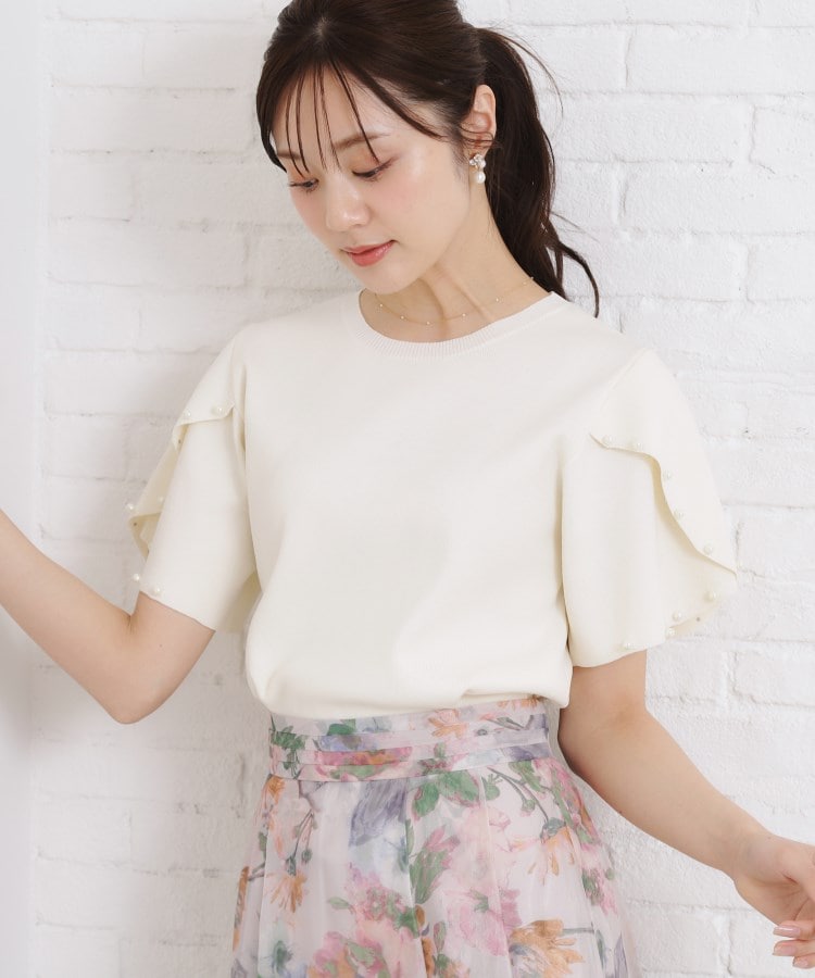 クチュールブローチ(Couture Brooch)の【一枚でキマる・華やか】パール調付チューリップ袖ニット10