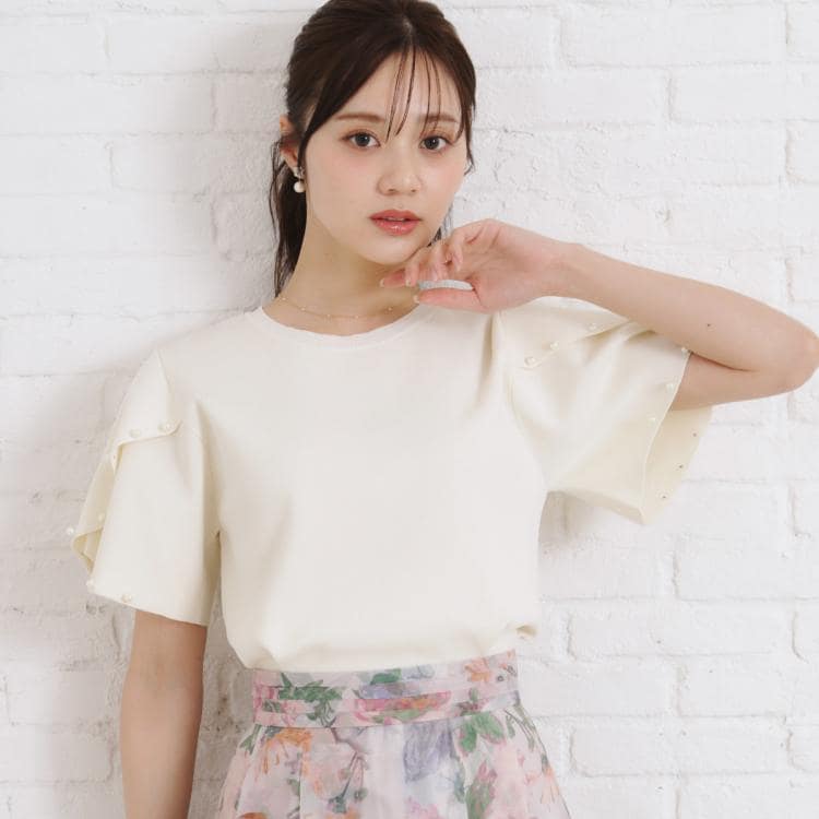 クチュールブローチ(Couture Brooch)の【一枚でキマる・華やか】パール調付チューリップ袖ニット ニット/セーター
