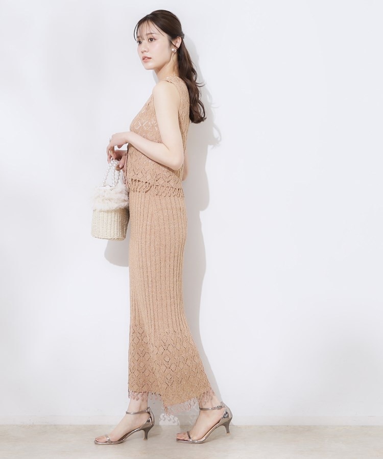 クチュールブローチ(Couture Brooch)の透かし編みフリンジニット5
