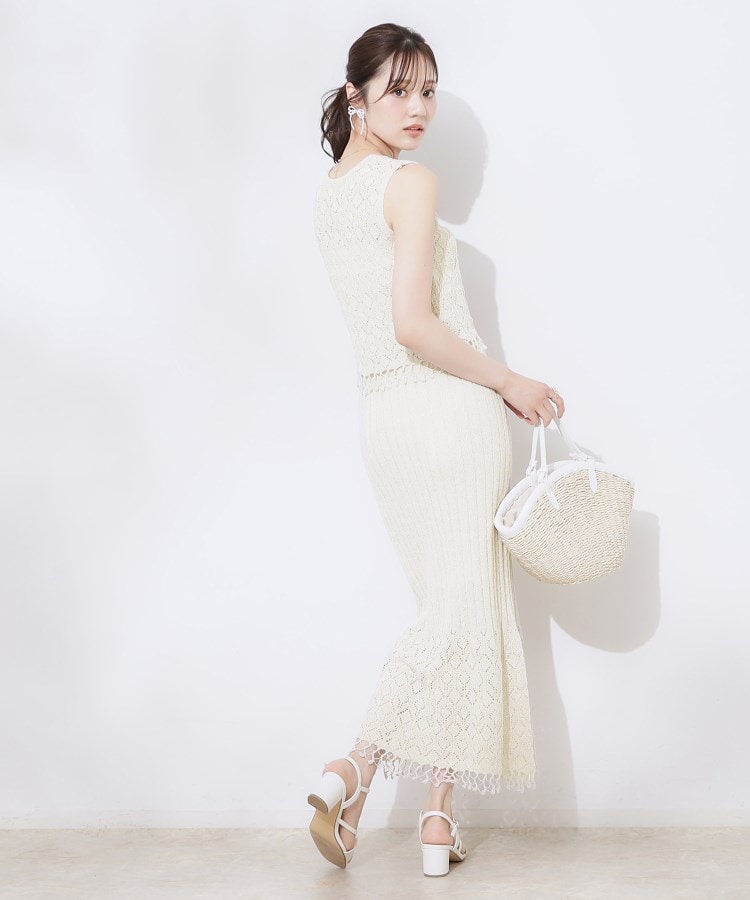 クチュールブローチ(Couture Brooch)の透かし編みフリンジニット13
