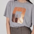 ギャレスト(GALLEST)のシャイン箔プリントTシャツ ライトグレー(011)
