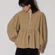 ギャレスト(GALLEST)のノーカラーぺプラムブルゾン ベージュ(052)