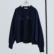 ギャレスト(GALLEST)のラウンドヘム裏毛ロゴトップス ネイビー(094)