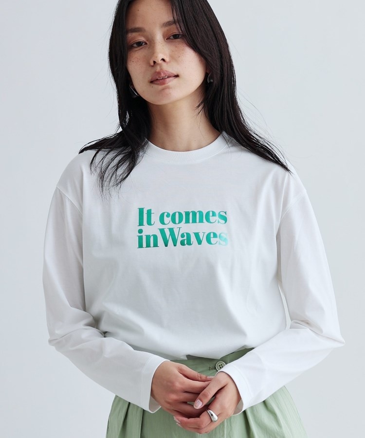 ギャレスト(GALLEST)のメタリックロゴロングスリーブTシャツ1