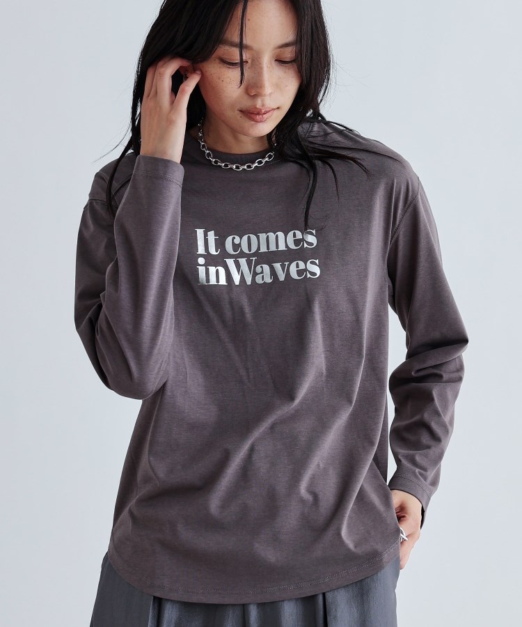 ギャレスト(GALLEST)のメタリックロゴロングスリーブTシャツ11