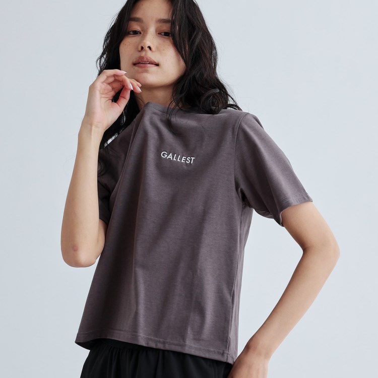 ギャレスト(GALLEST)のクロップド丈ロゴTシャツ Ｔシャツ