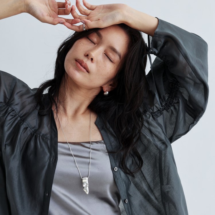 ギャレスト(GALLEST)の袖シャーリングシアーローンブラウス シャツ・ブラウス