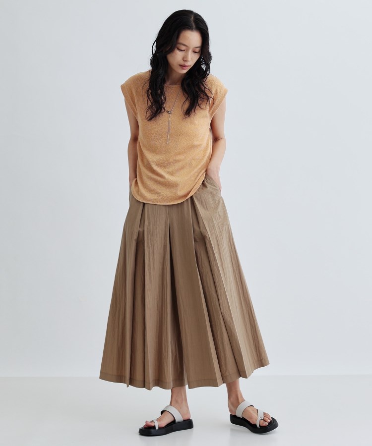 ギャレスト(GALLEST)のバックシャンノースリTシャツ1