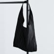 ギャレスト(GALLEST)のワンハンドルプリーツバッグ ブラック(019)