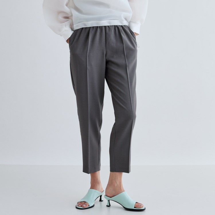 ギャレスト(GALLEST)の【接触冷感／セットアップ対応】イージーテーパードパンツ【通勤・セレモニー】 6～9分丈パンツ