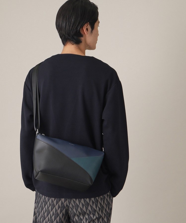 ザ ショップ ティーケー（メンズ）(THE SHOP TK(Men))のパネルラインショルダーバッグ16