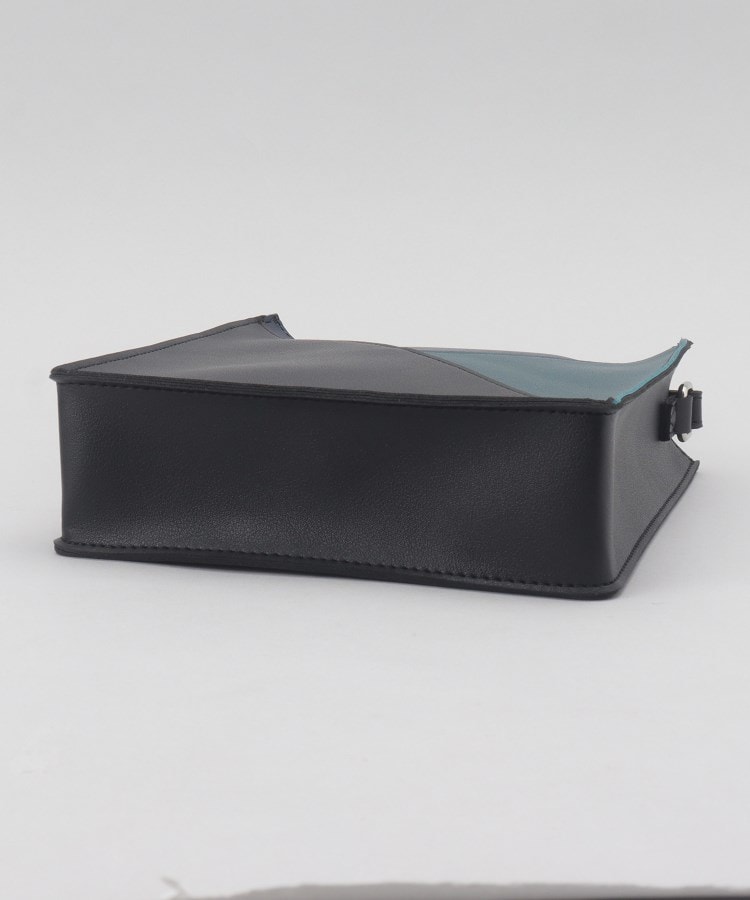 ザ ショップ ティーケー（メンズ）(THE SHOP TK(Men))のパネルラインBOXショルダーバッグ4