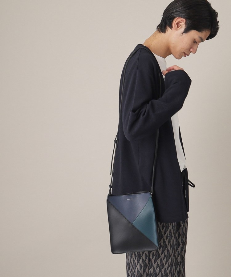 パネルラインBOXショルダーバッグ(ショルダーバッグ) | THE パネルラインBOXショルダーバッグ(ショルダーバッグ) | THE