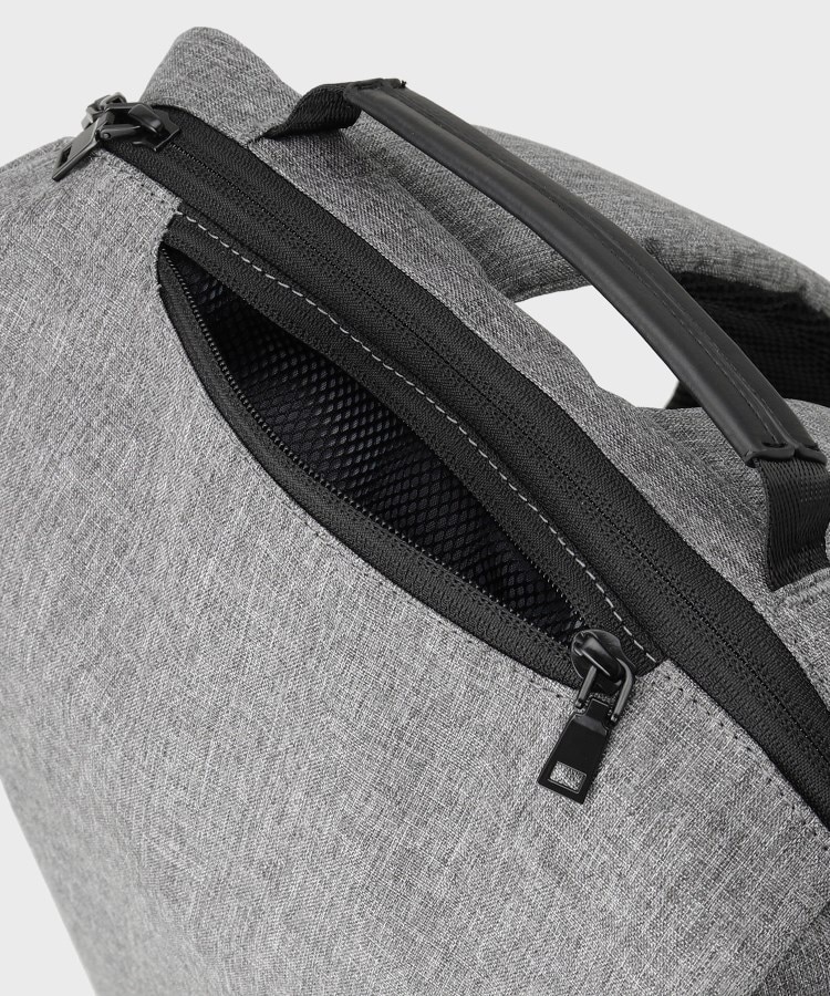 ザ ショップ ティーケー（メンズ）(THE SHOP TK(Men))の【薄型/満員電車対応】10ポケット軽量バックパック ON・OFF兼用／PCポケット付き14