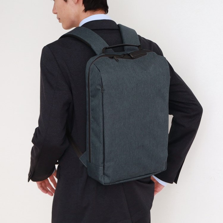 ザ ショップ ティーケー（メンズ）(THE SHOP TK(Men))の【薄型/満員電車対応】10ポケット軽量バックパック ON・OFF兼用／PCポケット付き リュック