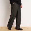 ザ ショップ ティーケー（メンズ）(THE SHOP TK(Men))のツイルワイドスラックス チャコールグレー(014)
