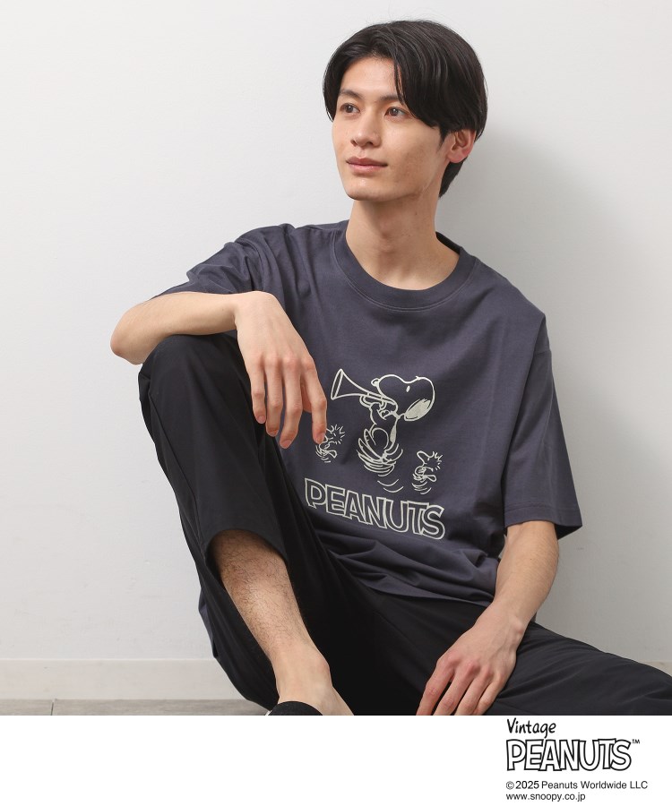 ザ ショップ ティーケー（メンズ）(THE SHOP TK(Men))の75周年PEANUTSデザイン半袖Tシャツ20
