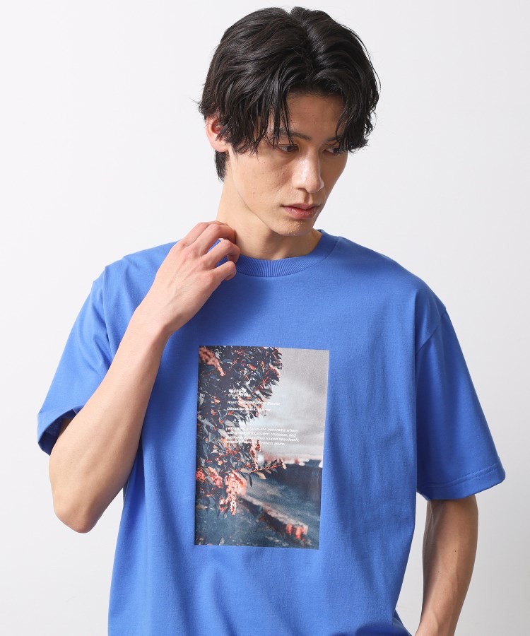 ザ ショップ ティーケー（メンズ）(THE SHOP TK(Men))の【旅するTシャツ】フォトプリント マシンウォッシャブル／サスティナブル ブルー(093)
