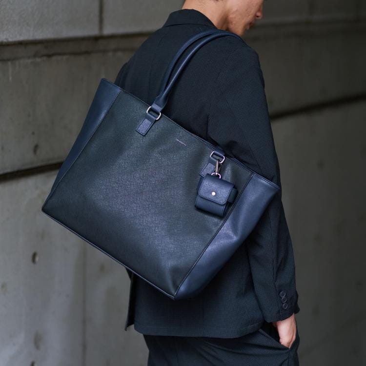 ザ ショップ ティーケー（メンズ）(THE SHOP TK(Men))の【A4サイズ／ビジネスでも使える】合皮トートバッグ イヤホンケース付き トートバッグ