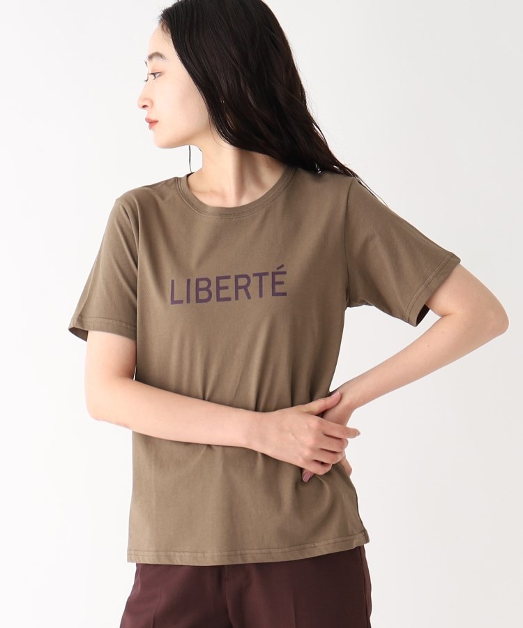 オペークドットクリップ(OPAQUE.CLIP)のロゴプリントTシャツ タバコブラウン(054)