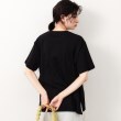 オペークドットクリップ(OPAQUE.CLIP)のリラクシープリントロゴTシャツ【洗濯機洗い可】2