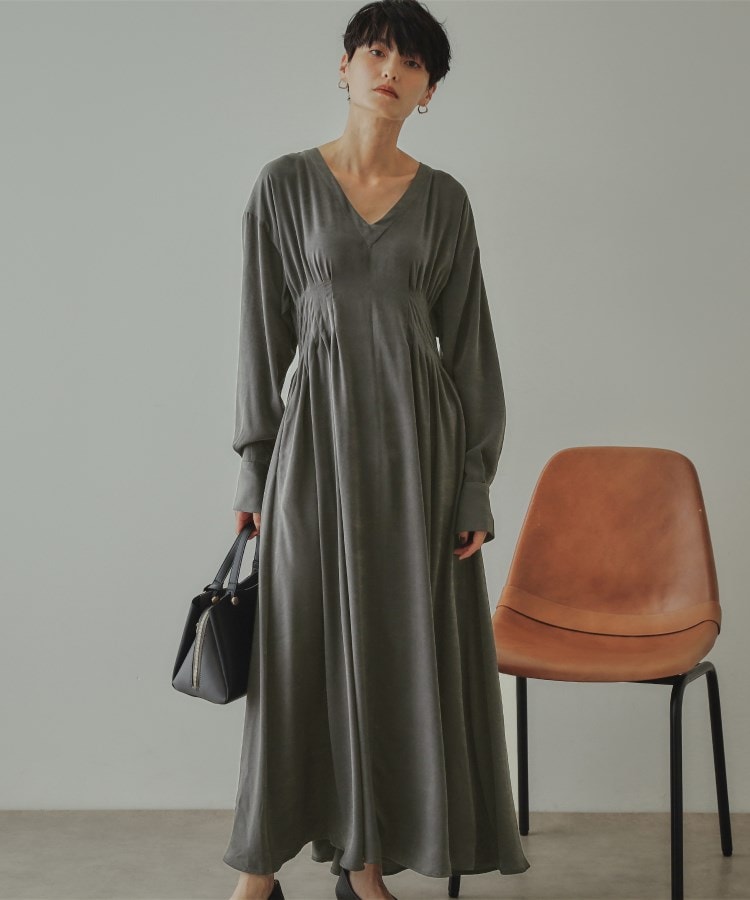 大草直子さんコラボ】ウエストタックワンピース(マキシ・ロング 大草直子さんコラボ】ウエストタックワンピース(マキシ・ロング