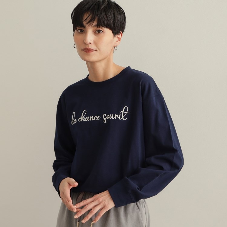オペークドットクリップ(OPAQUE.CLIP)の刺繍ロゴトップス【洗濯機洗い可】 カットソー