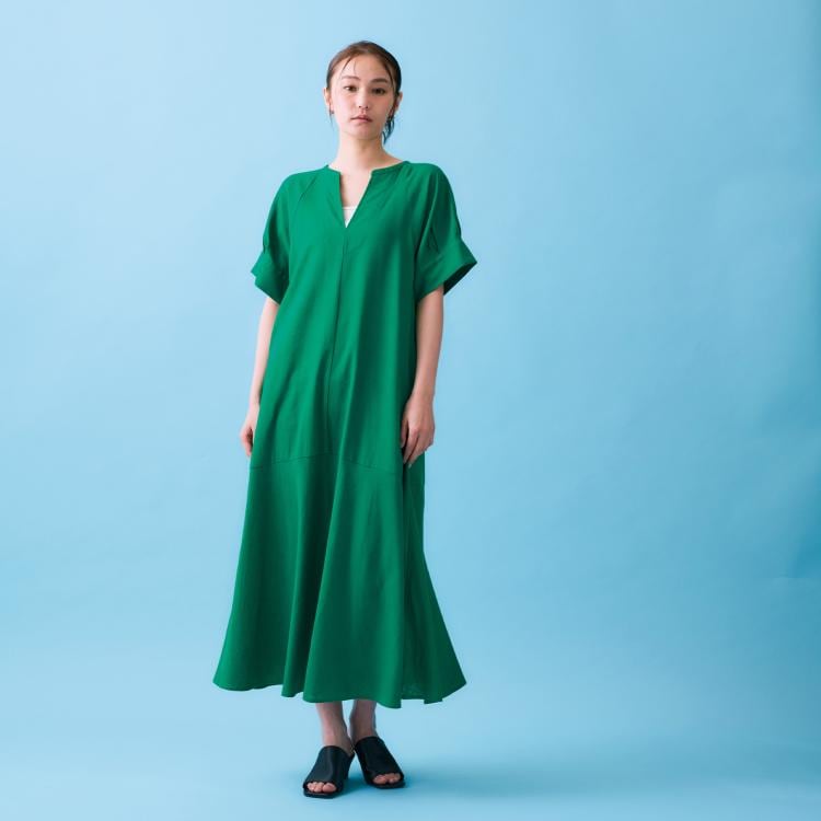 オペークドットクリップ(OPAQUE.CLIP)のレーヨン麻キーネックワンピース【洗える】 マキシ・ロングワンピース