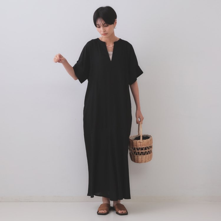 オペークドットクリップ(OPAQUE.CLIP)のレーヨン麻キーネックワンピース【洗える】 マキシ・ロングワンピース