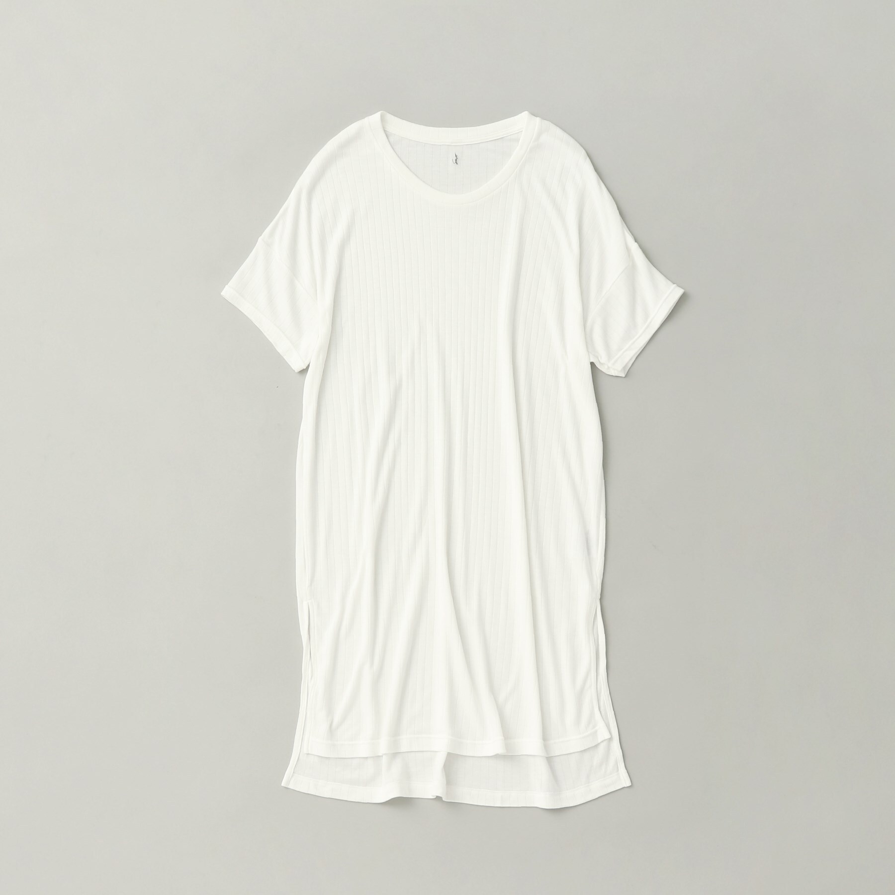 ギャレスト(GALLEST)のSacre ロングTシャツ ホワイト(001)