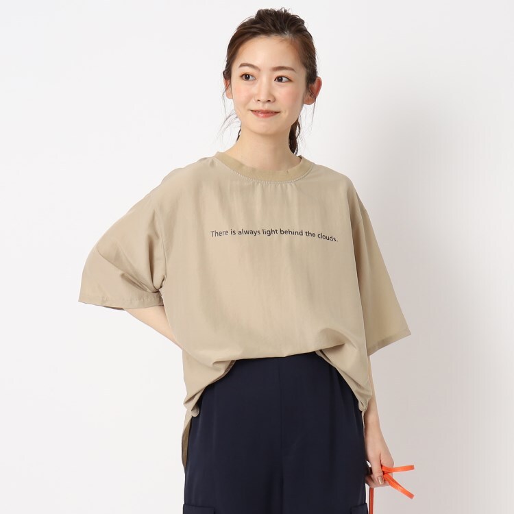 エスプリドール(ESPRIT D'OR)の【洗える/Tシャツ感覚のブラウス】ゆとり感のある大人のロゴブラウス シャツ・ブラウス