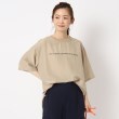 エスプリドール(ESPRIT D'OR)の【洗える/Tシャツ感覚のブラウス】ゆとり感のある大人のロゴブラウス ベージュ(052)