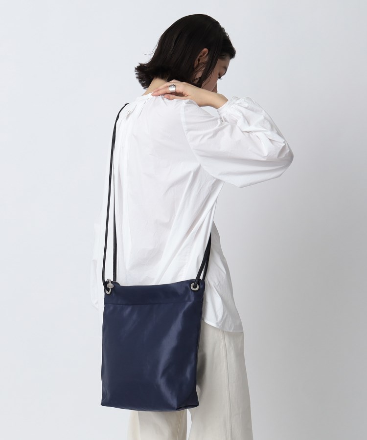 ヒロコ ハヤシ(HIROKO HAYASHI)のENORME RASO（エノルメ ラーゾ）ショルダーバッグ20