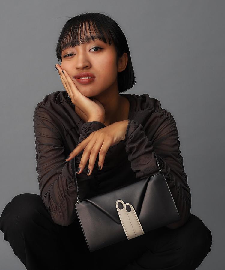 ヒロコ ハヤシ(HIROKO HAYASHI)のLEO NECESSARIO（レオ ネチェサリオ）ショルダー付き長財布2