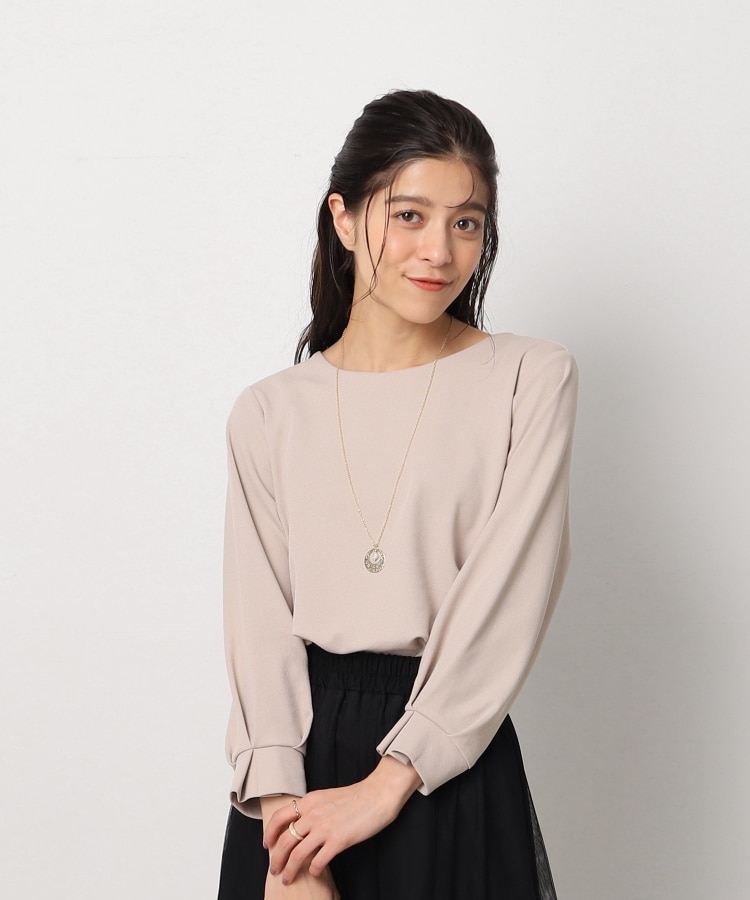 アクセ付き】大人上品 お袖タック 7分袖トップス(カットソー) | SHOO アクセ付き】大人上品 お袖タック 7分袖トップス(カットソー) | SHOO