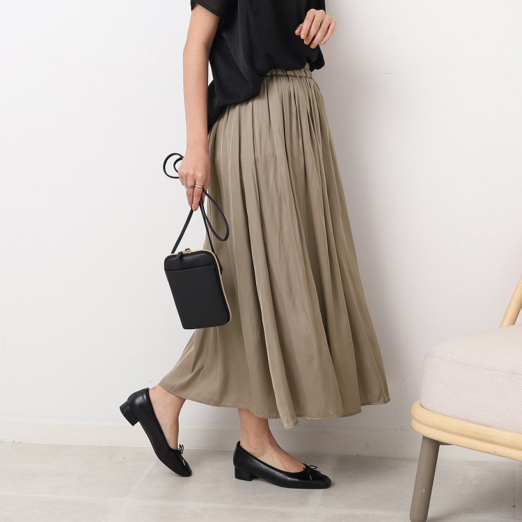 シューラルー/ドレスキップ(SHOO・LA・RUE/DRESKIP)の女性らしさあふれる サテンギャザースカート マキシ・ロングスカート
