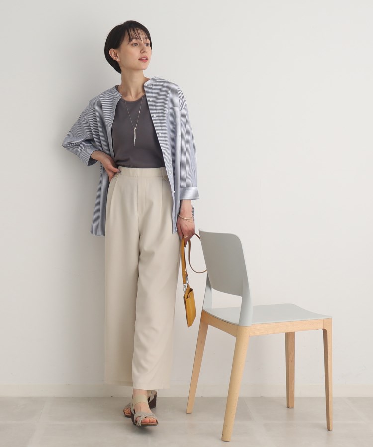 ◇パール調釦でレディに魅せる バンドカラー七分袖ブラウス ◇パール調釦でレディに魅せる バンドカラー七分袖ブラウス