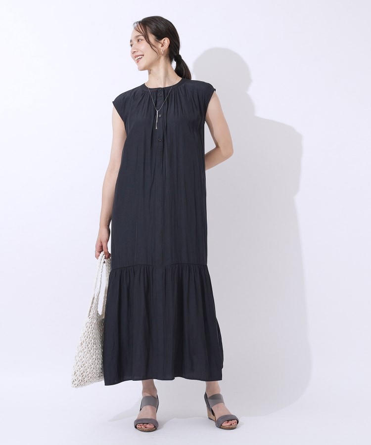 シューラルー/ドレスキップ(SHOO・LA・RUE/DRESKIP)の柔らかで上品な光沢感　バンドカラー ティアードワンピース9