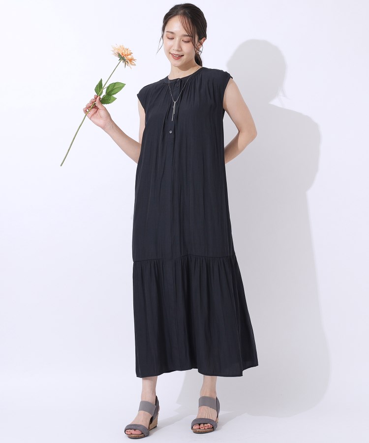 シューラルー/ドレスキップ(SHOO・LA・RUE/DRESKIP)の柔らかで上品な光沢感　バンドカラー ティアードワンピース ネイビー(094)