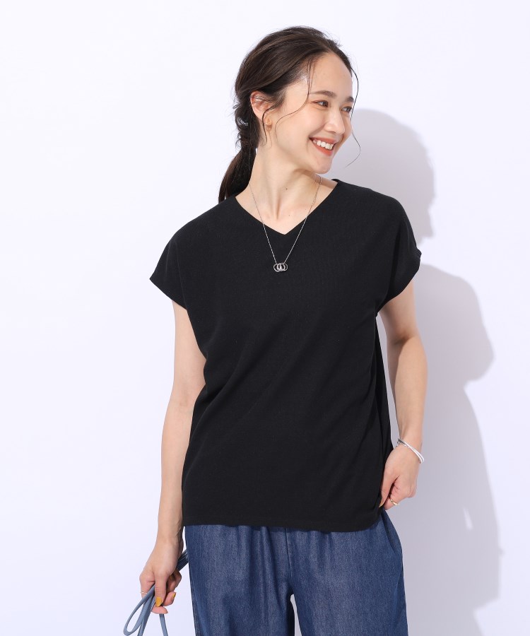 シューラルー/ドレスキップ(SHOO・LA・RUE/DRESKIP)の上品な女性らしさを演出　すっきり魅せるVネックトップス1