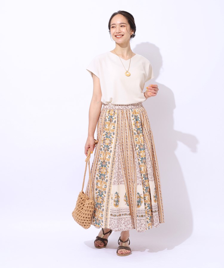 シューラルー/ドレスキップ(SHOO・LA・RUE/DRESKIP)の上品な女性らしさを演出　すっきり魅せるVネックトップス11