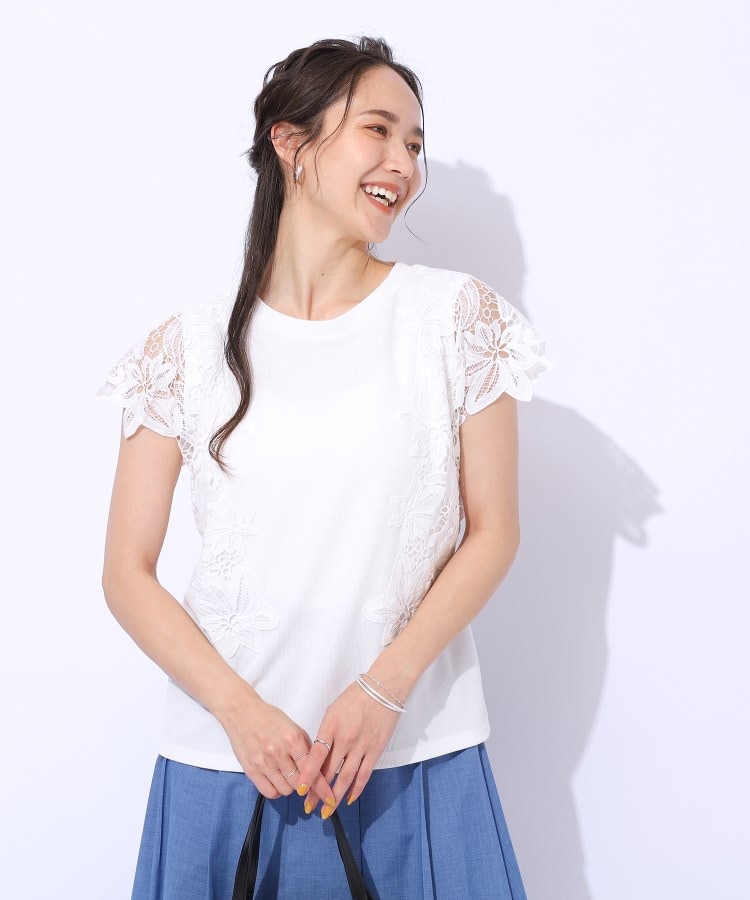 シューラルー/ドレスキップ(SHOO・LA・RUE/DRESKIP)の華やかなレース使いが目を惹く 大人のデザイントップス1