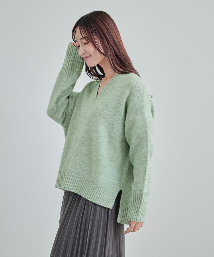 シューラルー/ドレスキップ(SHOO・LA・RUE/DRESKIP)の大人の余裕を醸し出す ふわふわ 深Vネックゆるニット6