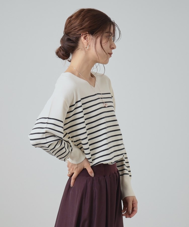 シューラルー/ドレスキップ(SHOO・LA・RUE/DRESKIP)の首元すっきり もちもち 浅Vネックニット2