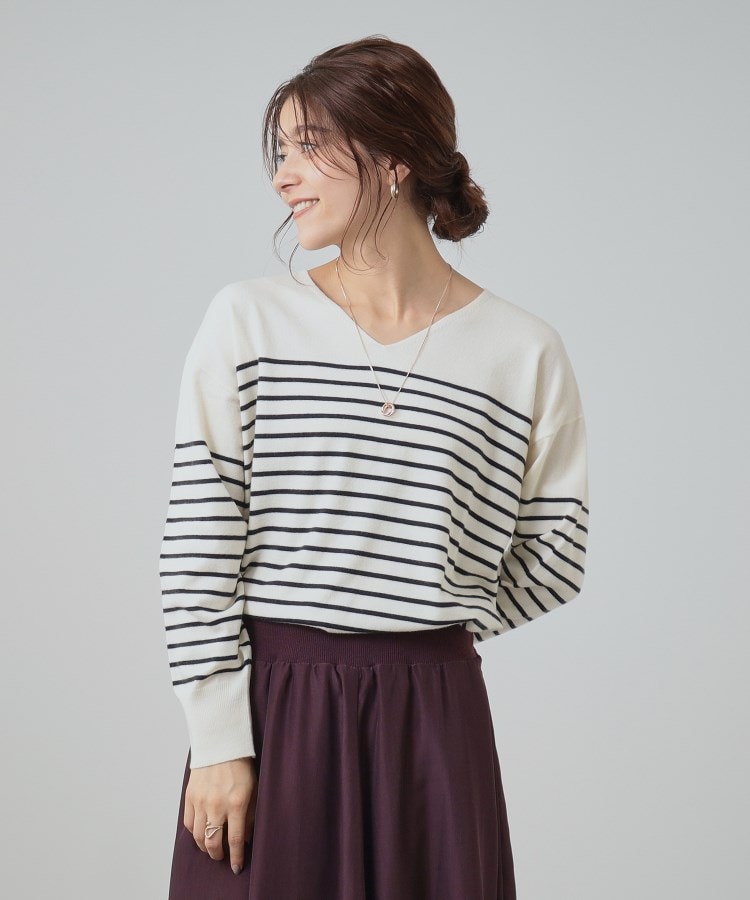 シューラルー/ドレスキップ(SHOO・LA・RUE/DRESKIP)の首元すっきり もちもち 浅Vネックニット1