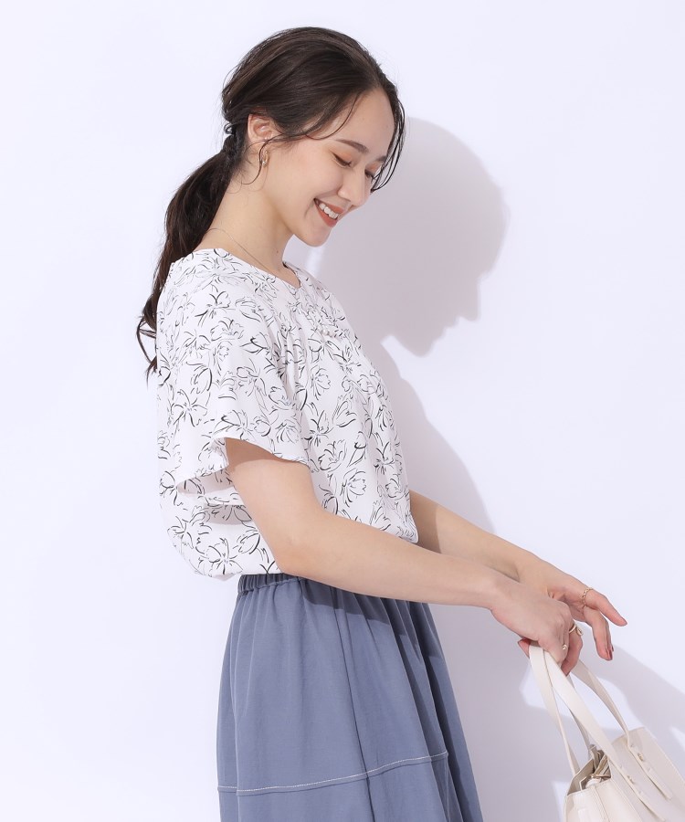 シューラルー/ドレスキップ(SHOO・LA・RUE/DRESKIP)の【高レビュー/無理せずキレイ】線画フラワーが目を惹く フェミニンブラウス6